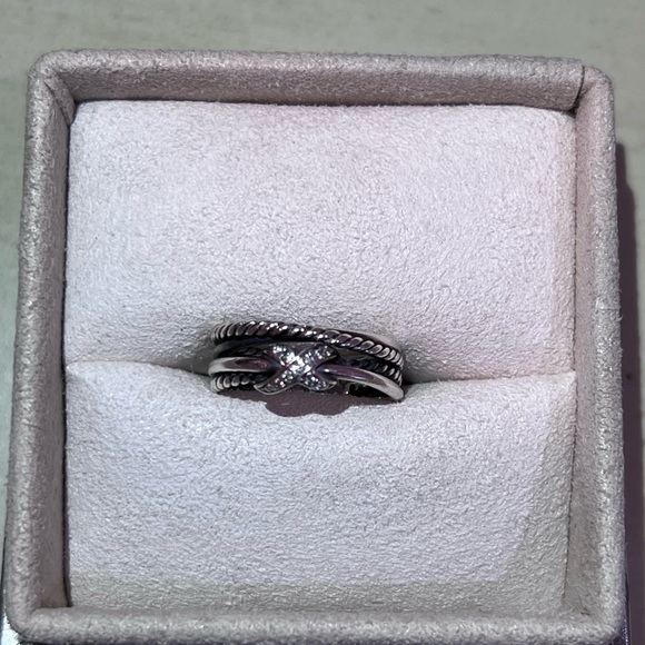David Yurman X Crossover Band Ring in Sterling Silver with Pavé Diamonds - Picture 6 of 9